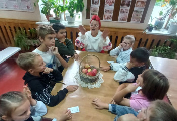 Урок православия «За окном август: праздники Спасы»